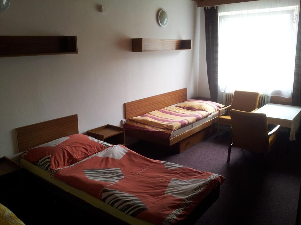Penzion Tenis Poděbrady Kamer foto