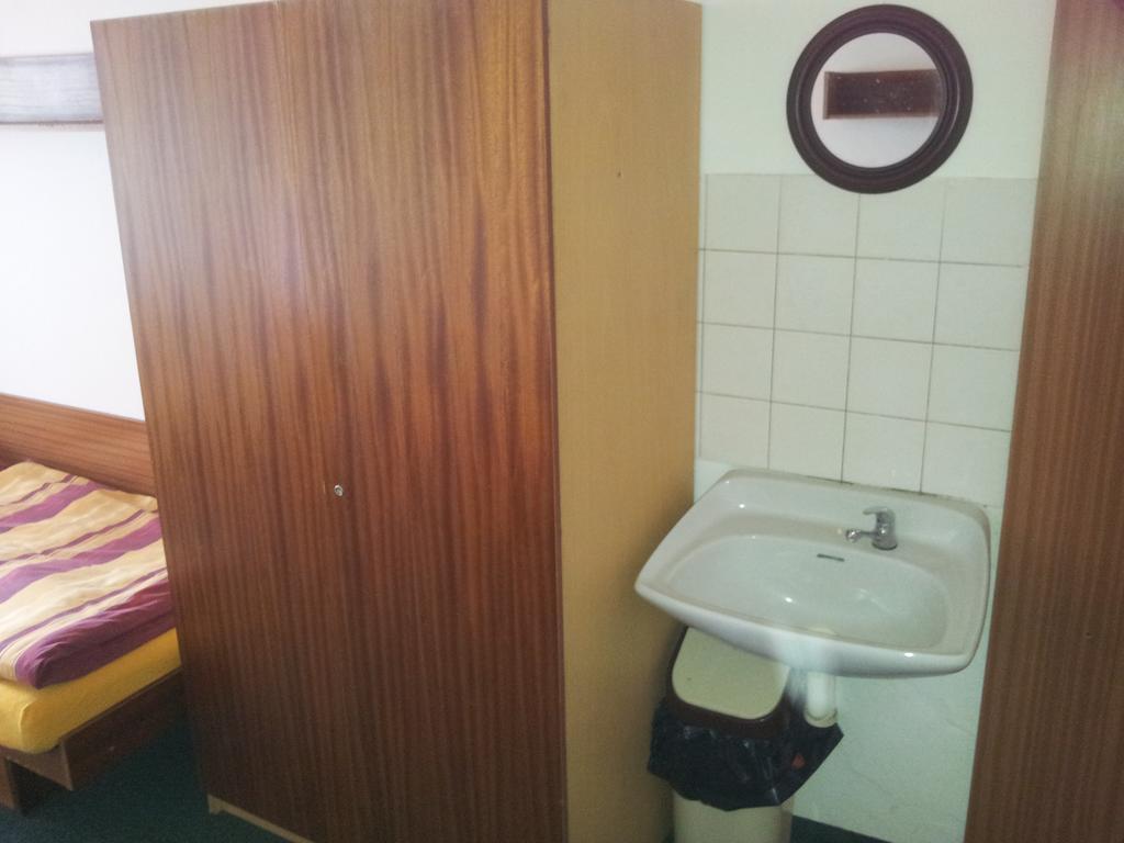 Penzion Tenis Poděbrady Kamer foto