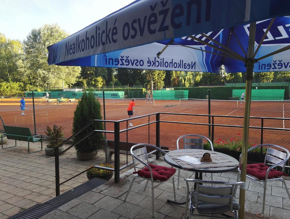 Penzion Tenis Poděbrady Buitenkant foto