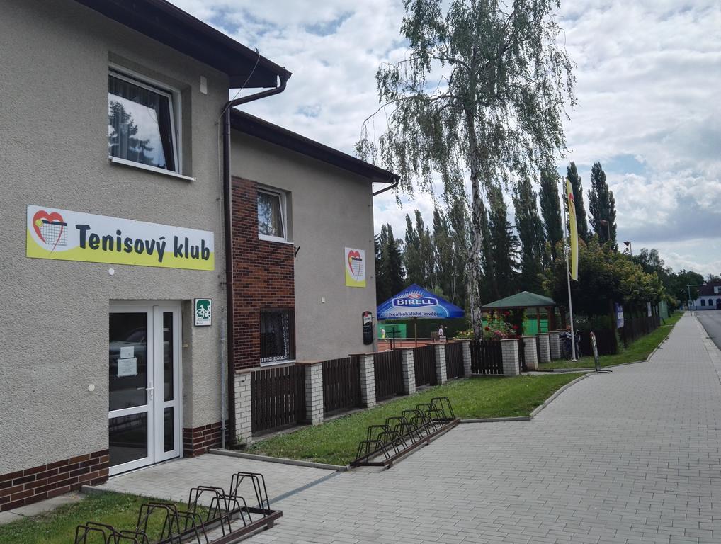 Penzion Tenis Poděbrady Buitenkant foto