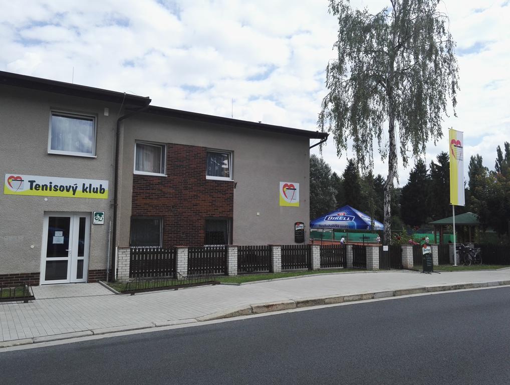 Penzion Tenis Poděbrady Buitenkant foto