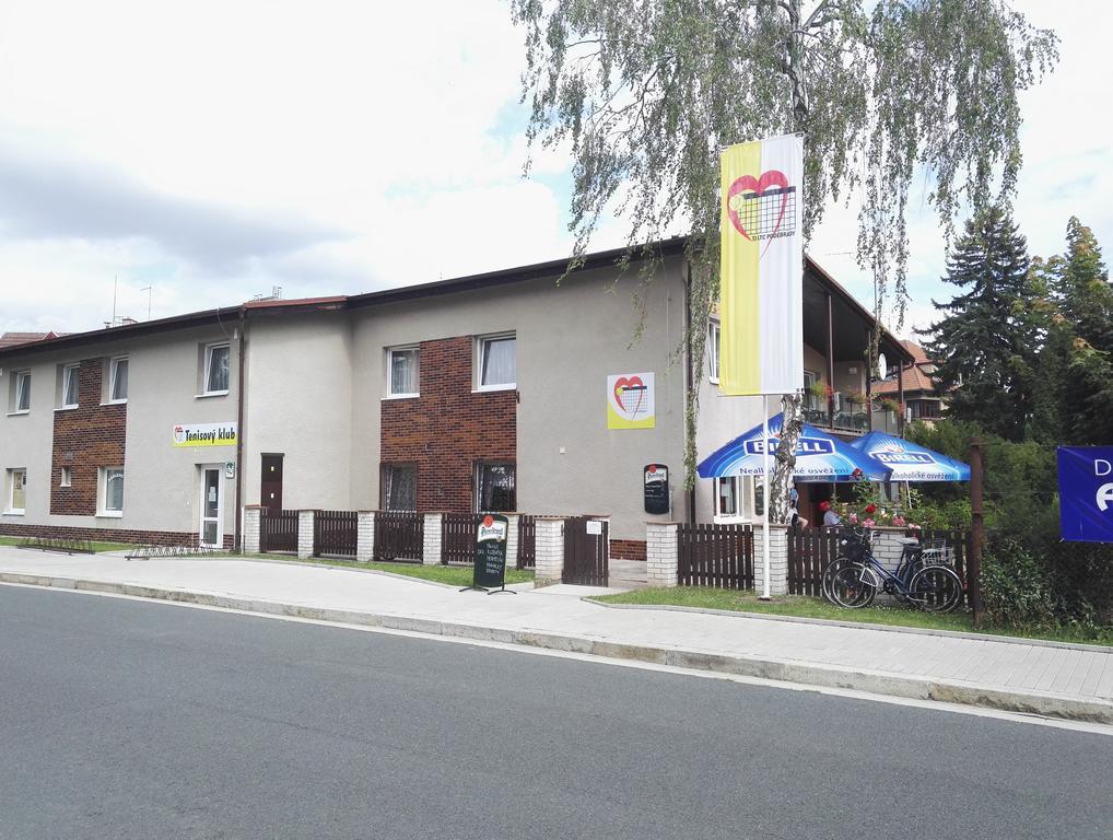 Penzion Tenis Poděbrady Buitenkant foto